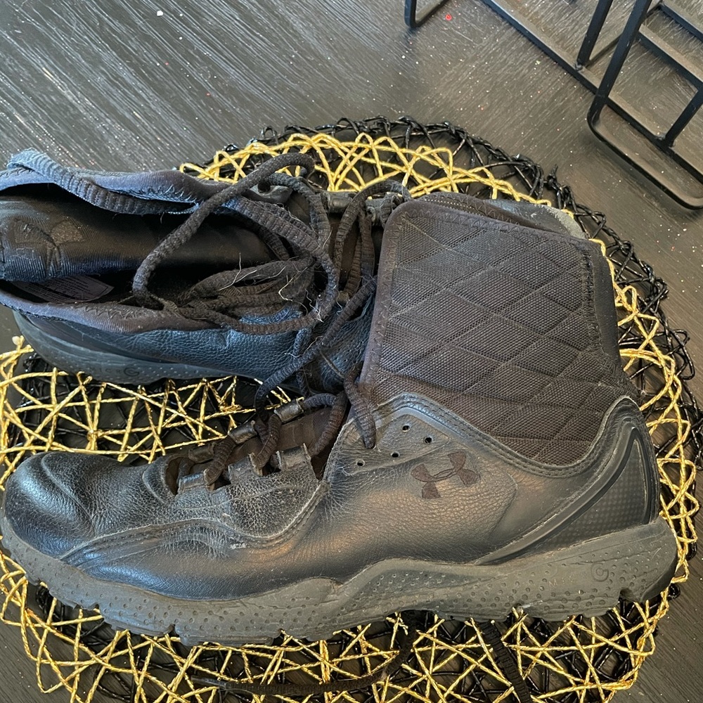 Under armor boots can be used tactical